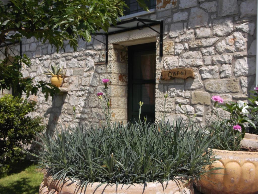 Sivros Stone Cottages Eksteriør billede